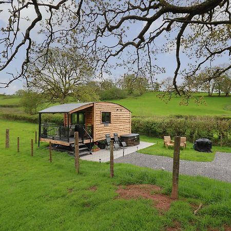 Wild Acre Villa Llangadog Exterior photo
